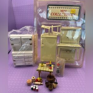 Miniature mini collectables 90s kitchen set/ lot